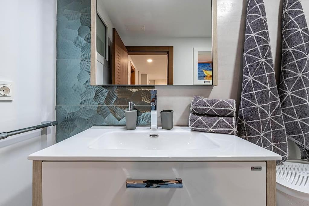 Luxury Casa Con Piscina, Wifi, 150M Dal Mare Leilighet Miami Playa Eksteriør bilde